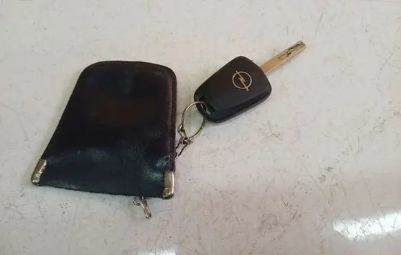 Opel Astra H Ignition key/card 