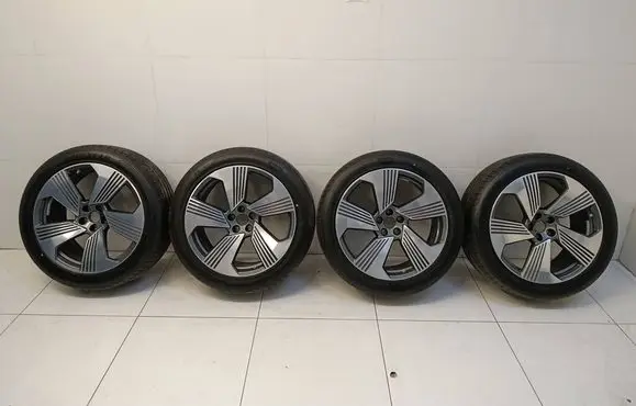 Audi Q8 e-tron R21 summer tire 4KE601025F