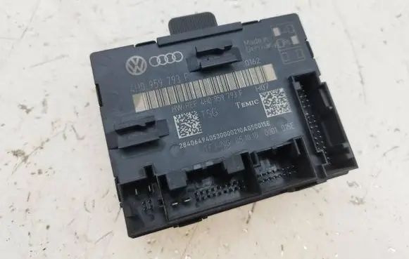 Volkswagen Touareg II Door control unit/module 4H0959793F