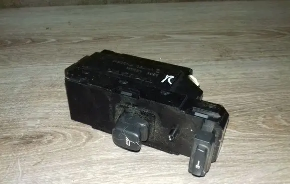Volvo S60 Electric window control switch 30746075