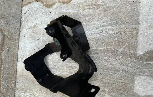 Maserati Ghibli ABS pump bracket 670005520