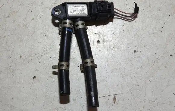 Renault Captur Exhaust gas pressure sensor 0281006252 227702184R H8201238402