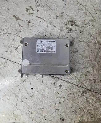 Mercedes-Benz E W211 Bluetooth control unit module A2118702726 DM70264358