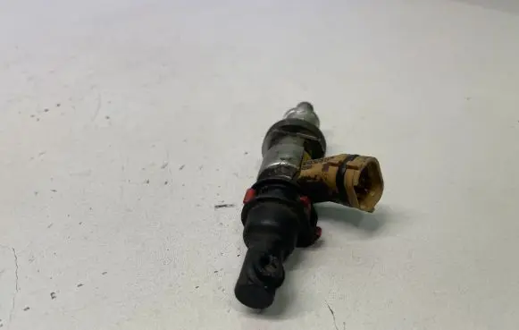 Toyota RAV 4 (XA30) Fuel injector 2371026010