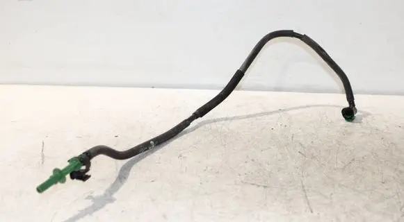 Ford Mondeo MK IV Fuel line pipe