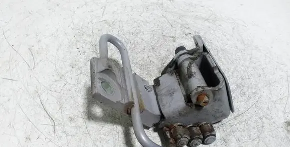 Audi A6 S6 C6 4F Front door lower hinge 8E0831411E