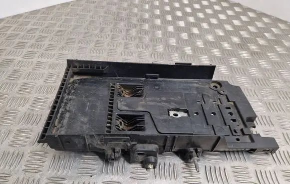 Battery tray