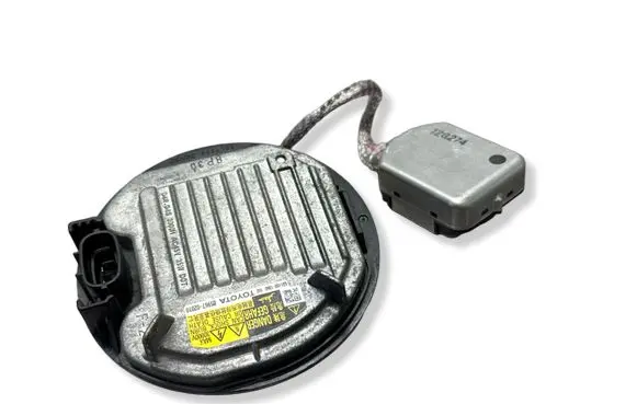 Toyota Auris E180 Headlight ballast module Xenon 8596702010