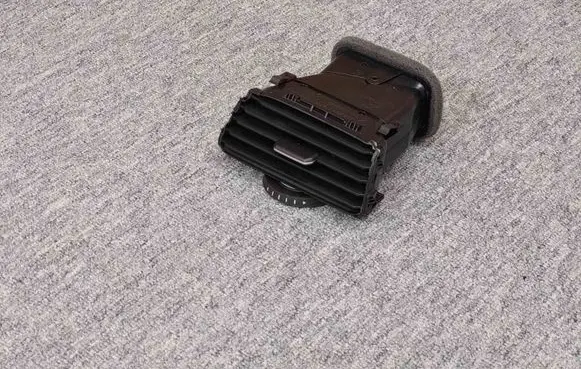 Volkswagen Golf VII Quarter panel pressure vent 5GM819704A 5GM819704