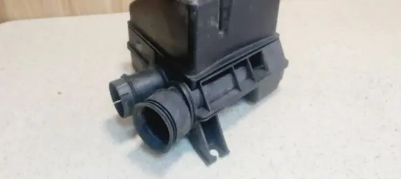 Honda HR-V Intake resonator AR11