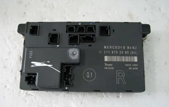 Mercedes-Benz E W211 Door control unit/module A2118702085