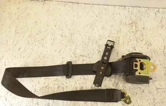 Audi A4 S4 B5 8D Front seatbelt 8D0857706D 560308200