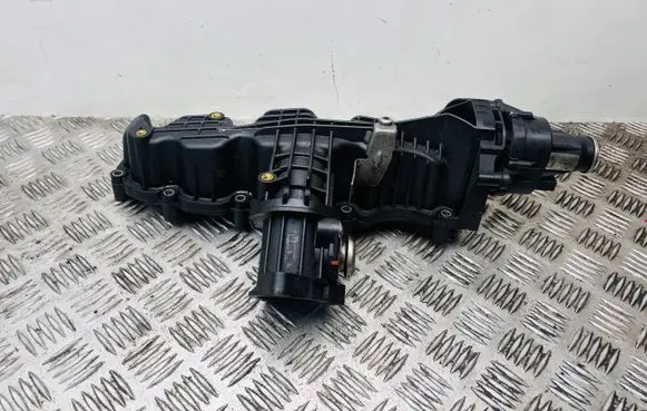 Volkswagen Golf Plus Intake manifold 03L129711 03L129086A