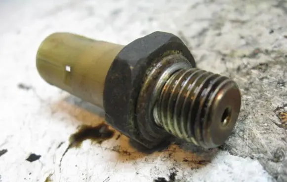 Renault Scenic I Oil pressure sensor P0100