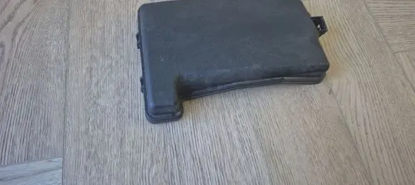 Toyota Auris E180 Fuse box cover 8266202B71