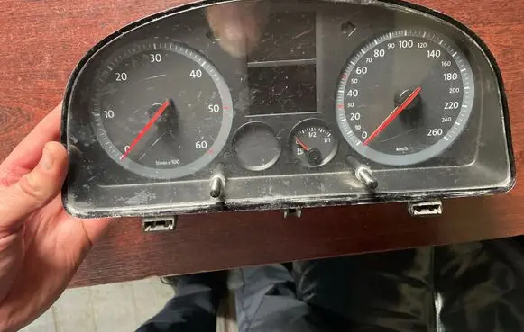 Volkswagen Caddy Speedometer (instrument cluster) 2K0920842E