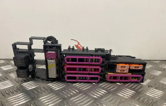 Audi A6 S6 C7 4G Fuse module 4H0951253A