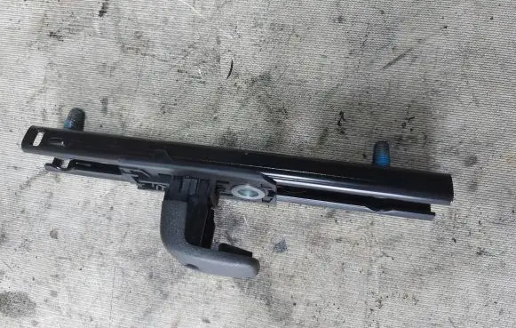 Ford Galaxy Seat belt adjustment rail 604412200 B3913E1