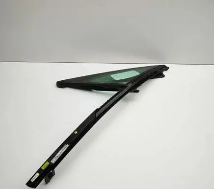 Porsche Panamera (971) Front door vent window glass four-door 971845321A