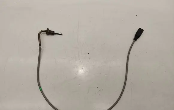 Volkswagen PASSAT B8 Exhaust gas temperature sensor 04L906088BL