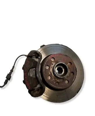 Opel Corsa C Front wheel hub spindle knuckle 13154317