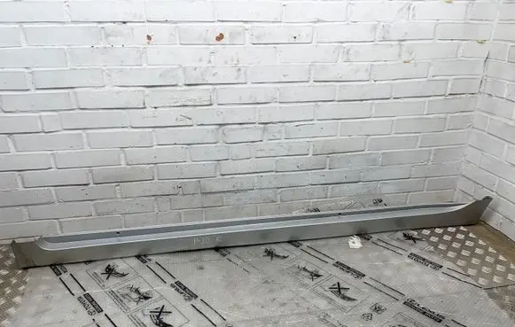 Toyota Prius (XW30) Sill 7586047010