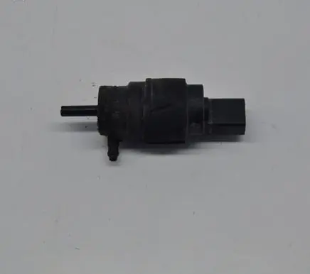Audi A7 S7 4G Windscreen/windshield washer pump 8K5955647