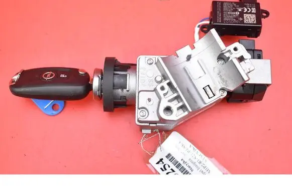 Opel Insignia A Ignition lock 39213434