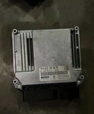Mercedes-Benz Vito Viano W639 Engine control unit/module A6111535079 0281011177