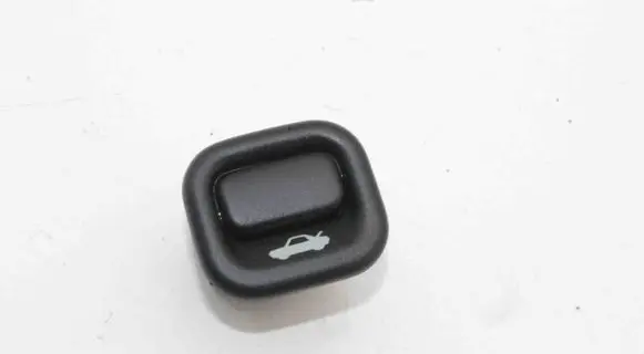 Honda S2000 Tailgate/boot open switch button M08525
