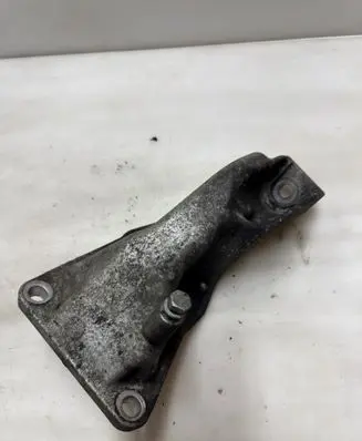BMW 3 E46 Engine mounting bracket 6753167