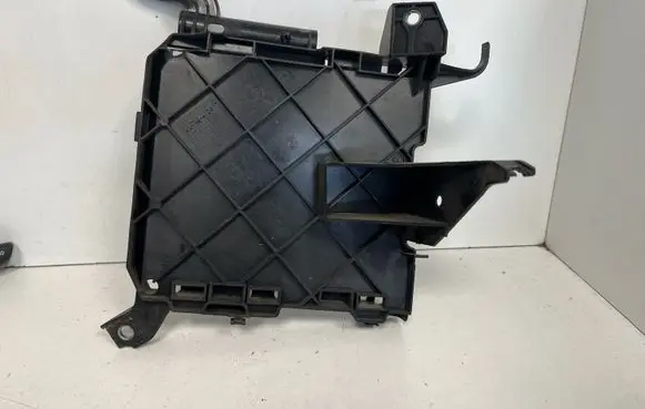 Audi A5 Other engine bay part 8W0907647A