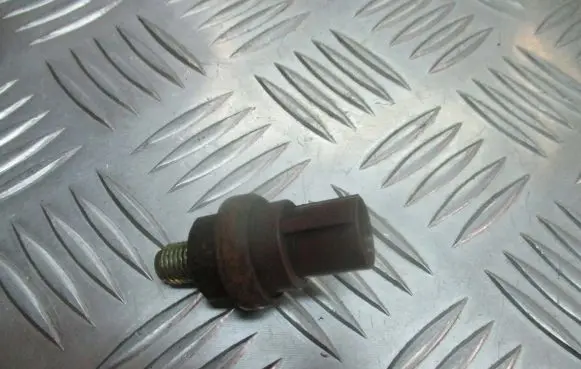 Nissan Primera Fuel pressure sensor 