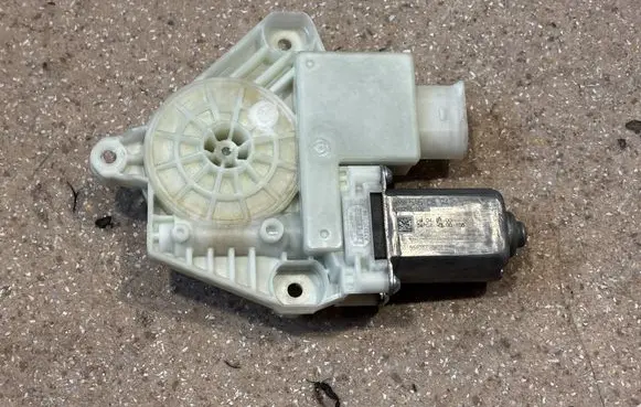 BMW X3 G01 Front door window regulator motor 5A5C894