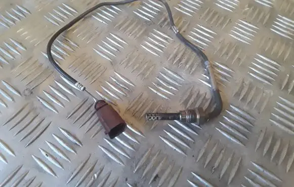 Volkswagen Golf V Exhaust gas temperature sensor 03G906088K
