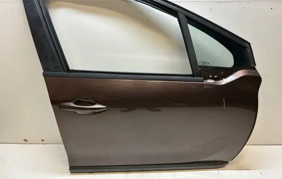 Peugeot 2008 I Front door