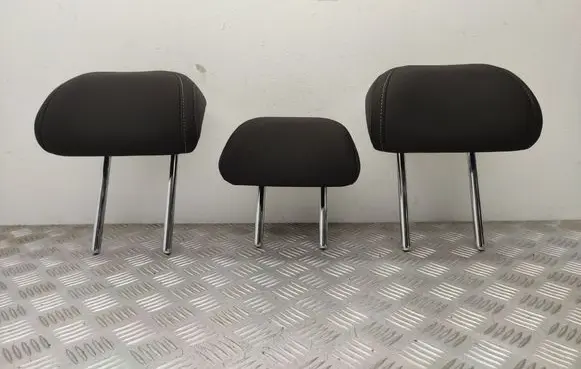 Hyundai i30 Rear seat headrest 
