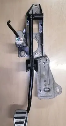Volvo V50 Brake pedal 31341659
