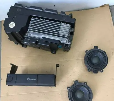 Mercedes-Benz Vito Viano W639 Radio/GPS head unit trim A6398271660