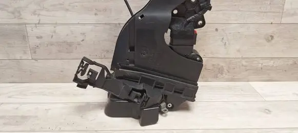 Volvo V50 Rear door lock 30699112 985917102