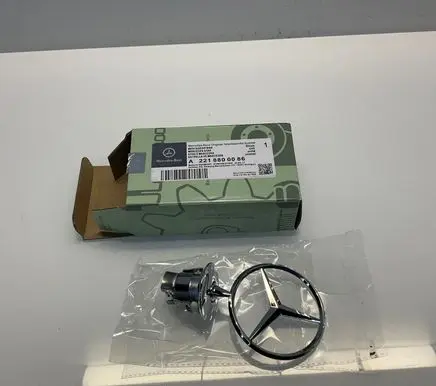 Mercedes-Benz E W210 Manufacturer badge logo/emblem A2108800086 2108800086