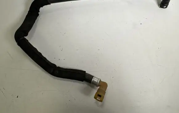 Ford Mustang VI Engine coolant pipe/hose FR3318K580BB