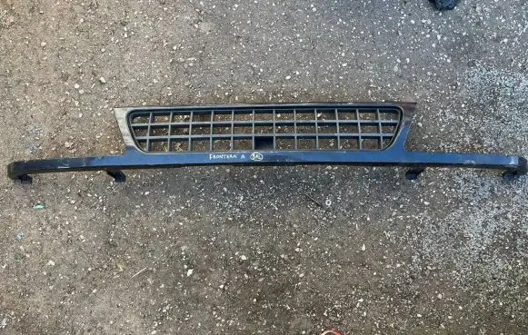 Opel Frontera A Front grill 07050999