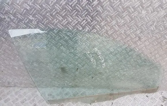 Hyundai Sonata Front door window glass four-door 