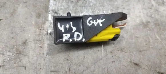 Volkswagen Golf IV Airbag deployment crash/impact sensor