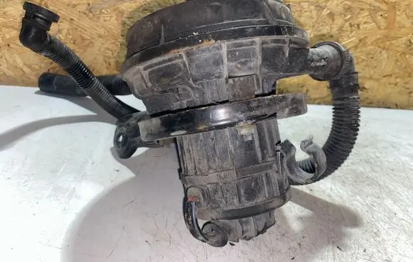 Audi A6 S6 C5 4B Secondary air pump 8D0906613B