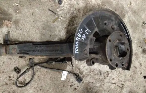 Volkswagen Touareg II Front wheel hub 7P6407245