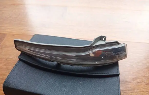 Mercedes-Benz V Class W447 Mirror indicator light A3170639 135V27W 70539
