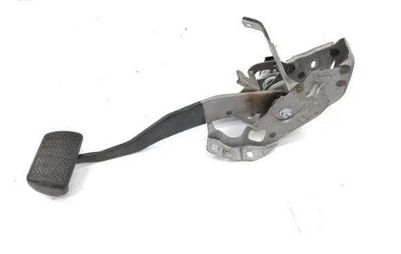Toyota C-HR I Brake pedal