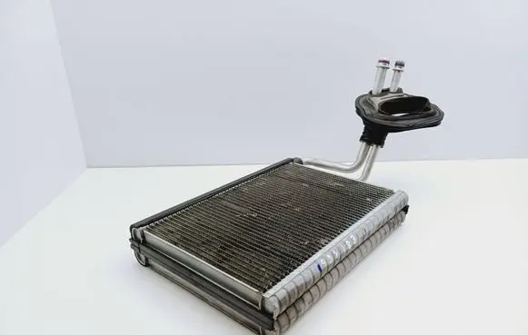 BMW 1 E81 E87 Air conditioning (A/C) radiator (interior) 